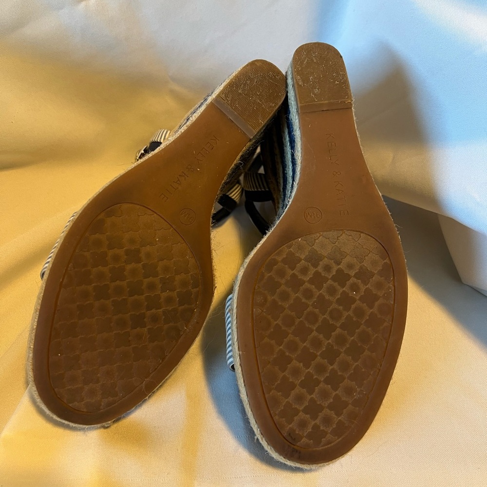 Kelly & Katie Navy and White Striped Wedges - Picture 4 of 4